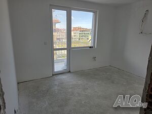 Тристаен апартамент