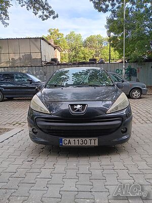 Продавам Peugeot 207 166700км 2007 г бензин 1400 куб euro4