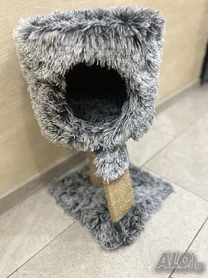 Немска къщичка с драскалка за коте