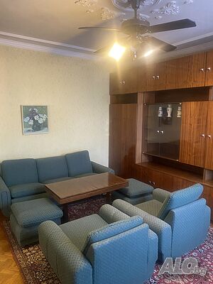 Къща на два етажа в широк център