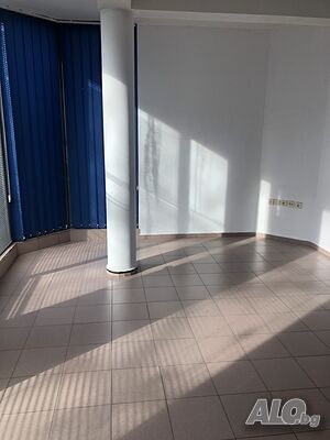 Помещение под наем на главен булевард в центъра
