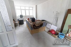 Тристаен апартамент в Центъра