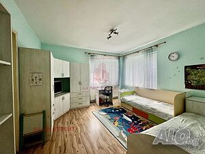 Продажба Етаж от къща гр. Добрич - Център 88m² и двор 88m²