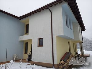 Продавам новопостроени къщи в Трявна