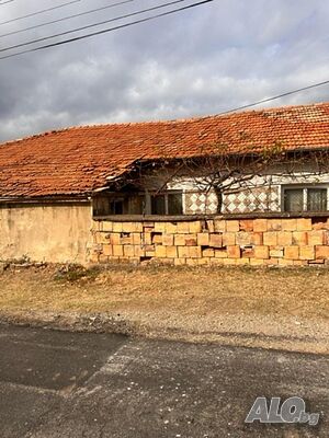 Продажба Къща гр. Златарица - с. Долно шивачево 1500m²