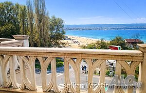 Пентхаус с панорамна гледка към морето и частна покривна тераса в Varna South Bay Residence