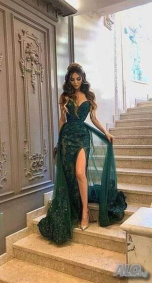 Дантелена бална рокля в зелено