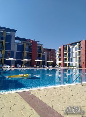 Студио за сезона Какао бийч