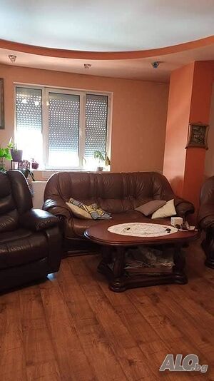 Етаж 377 кв. м