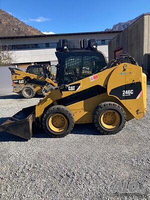 Caterpillar 246C ZDC (Мини челен товарач)