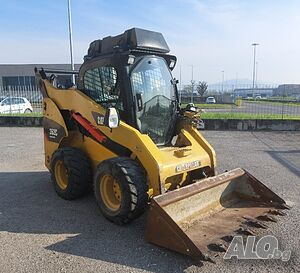 Caterpillar 262C Мини челен товарач
