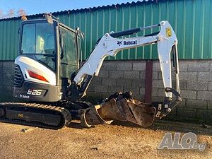 Мини багер Bobcat E26