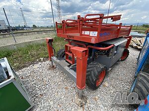 Ножична вишка Skyjack SJ6826RT (2006) (За ремонт)