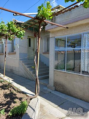 Продавам имот в село Старосел