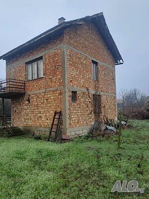 Продавам Вила с. Ракитница, обл. Видин