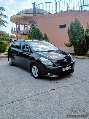 TOYOTA VERSO