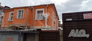 Етаж от къща 64 кв.м РЗП 138 кв.м двор