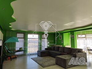 244 кв.м РЗП 586 кв.м двор