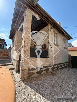 Къща за продажба в с. Брестовица, област Пловдив - 140 кв.м, 2 етажа, с канализация