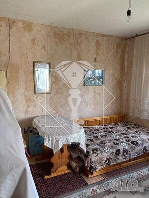 Поддържана къща с голям двор и кладенец в с. Татарево, обл. Пловдив