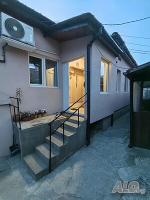 Продават се две къщи в един двор на Царете в гр. Добрич за 144 0000 €