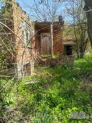 Продава се парцел със съборена къща в с. Гешаново, обл. Добрич за 7 000 €
