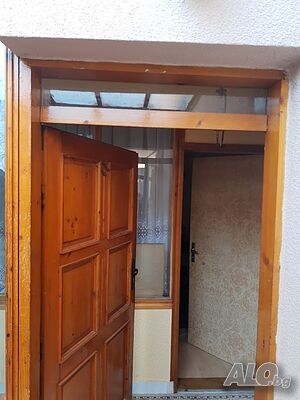 Продава се двуетажна къща към у-ще ”Вапцаров” в гр. Добрич за 220 000 €