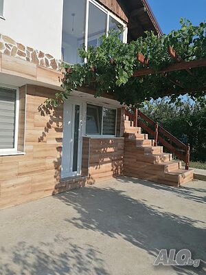 Продава се нова - двуетажна вила с гараж в с. Славеево, обл. Добрич за 120 000€