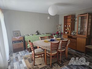 Чудесна къща в центъра на с. Трилистник