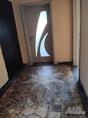 Продава етаж от къща Тристаен апартамент 120 кв.м Тухла 1995 г. 2 етаж Непоследен | Апартаменти | Каменни Хасково
