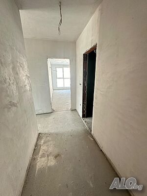 Апартамент с ТРИ спални в кв. Южен - Светъл и просторен