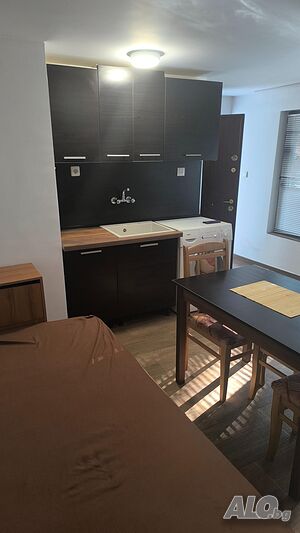 Оферта 76312 Едностаен апартамент под наем в Центъра Едностаен апартамент под наем 50 кв.м Обзаведен Непоследен етаж | Апартаменти под наем | Център Пловдив