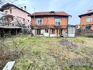Къща с готов проект за продажба в близост до центъра на град Банско