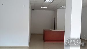 Магазин за продажба на главен булевард!