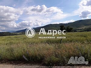 Земеделска земя в с. Зелен дол с панорамна гледка към язовира