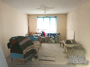 Масивна тухлена къща с голям двор в село Бараково за продажба!