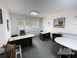 Тристаен апартамент на пешеходната зона