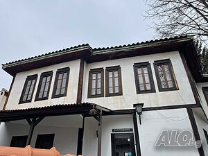 Заведение под наем в старинния квартал на града