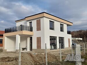 Еднофамилна къща в село Изгрев