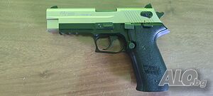 Продавам пистолет Sig Sauer Mosquito 22LR