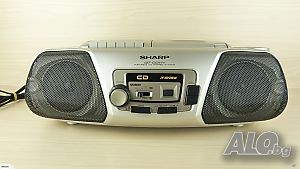 CD, радио, касетофон SHARP работи с батерии и на 220V.