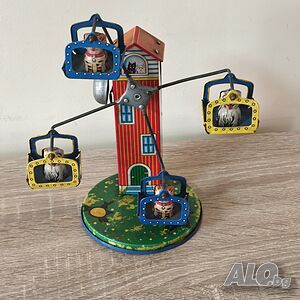 Стара ламаринена играчка