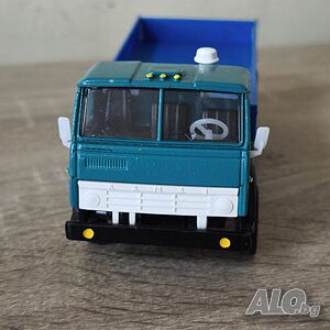 Ретро метален Камаз (играчка)