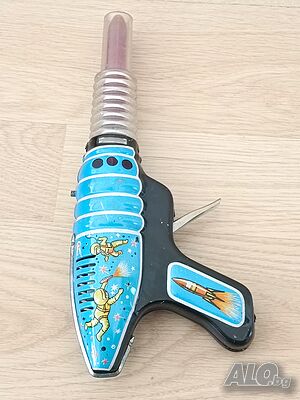Стара играчка пистолет
