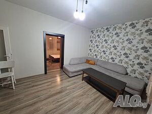 Просторен тристен апартамент в Тракия до Аримага и тц. Форум - 400 Евро.