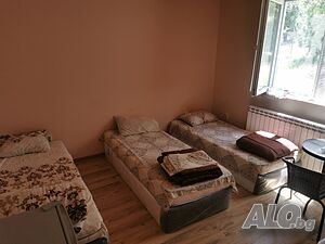 Давам къща за бригади в село Нови Хан