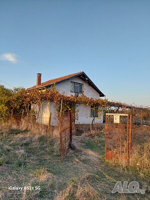 Продава къща с. Петрово