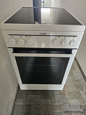Печка Aeg с керамичен плот свободностояща 50 см.