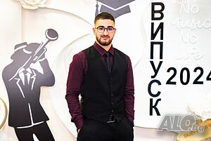 Учител по пиано