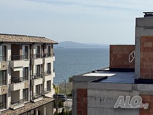 Тристаен апартамент с гледка море в нова, луксозна сграда на 5мин. от плажа!
